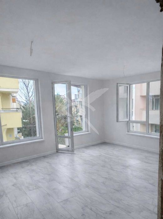 Продава се Двустаен апартамент в Несебър - 65 кв.м за 934 €/кв.м - Снимка #3