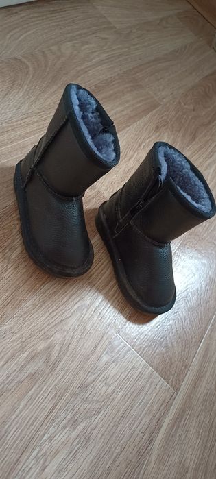 Продам детские угги
