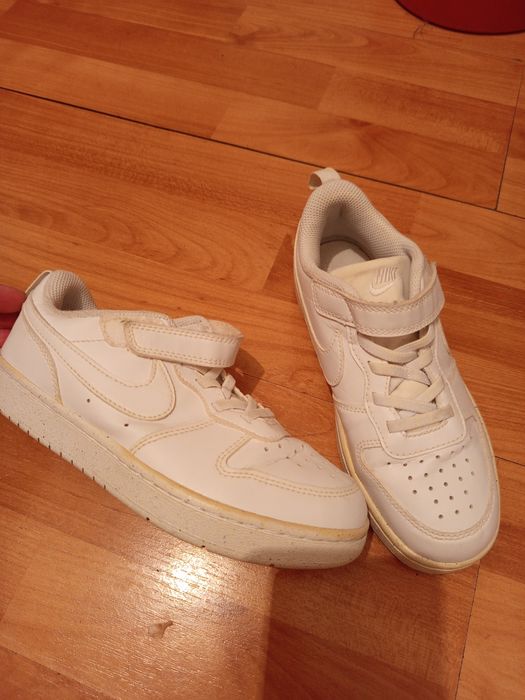 Adidași mărimea 33.