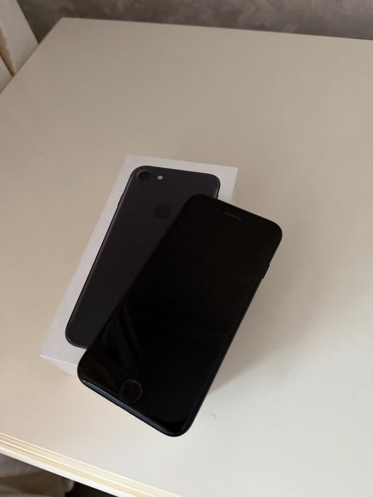 Продам телефон айфон 7,  128 GB