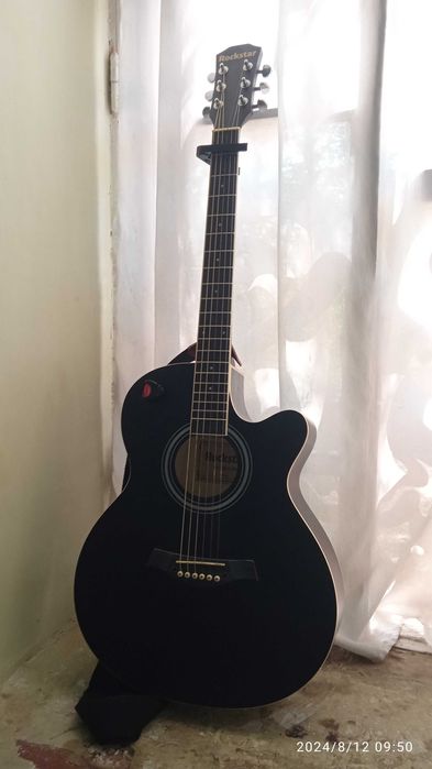 Skuterga abmen qilaman yangi gitara 1 oy bomadi hali