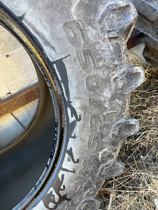 Vând anvelope 650 65 r38