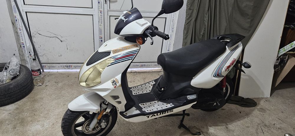 Скутер 50кубика TAORUS