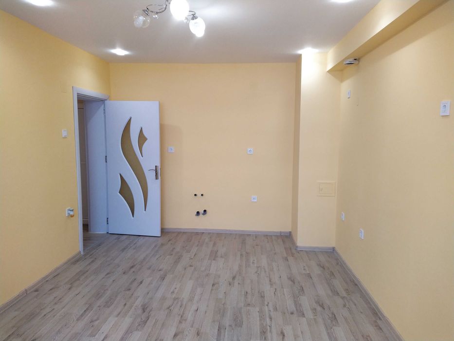Продава се Двустаен апартамент в Силистра, Център - 54 кв.м за 906 €/кв.м - Снимка #2