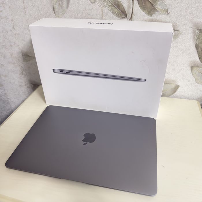 MacBook Air 2020 i5 / 8GB / 512GB SSD