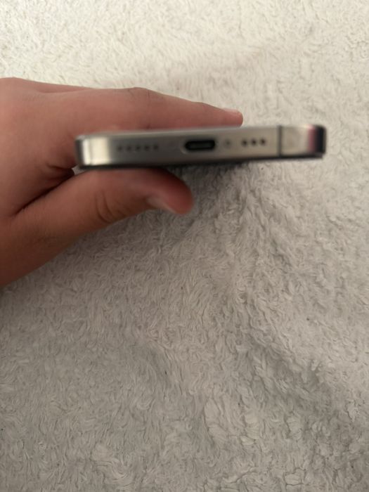 IPhone 15 pro телефон