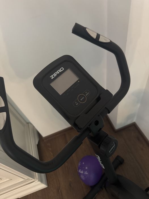Bicicleta fitnes micuta