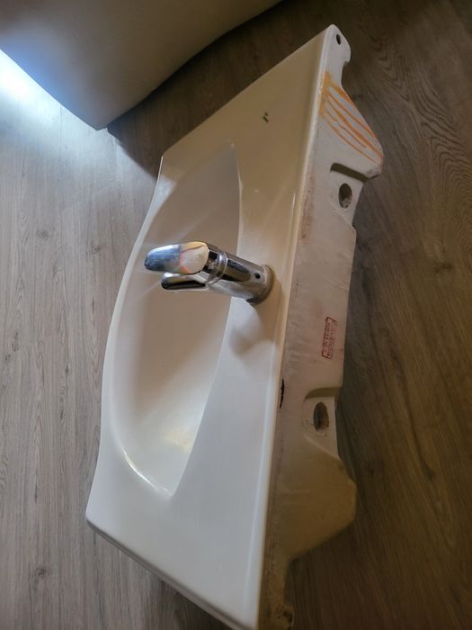 Vând chiuvetă/lavoar ceramică