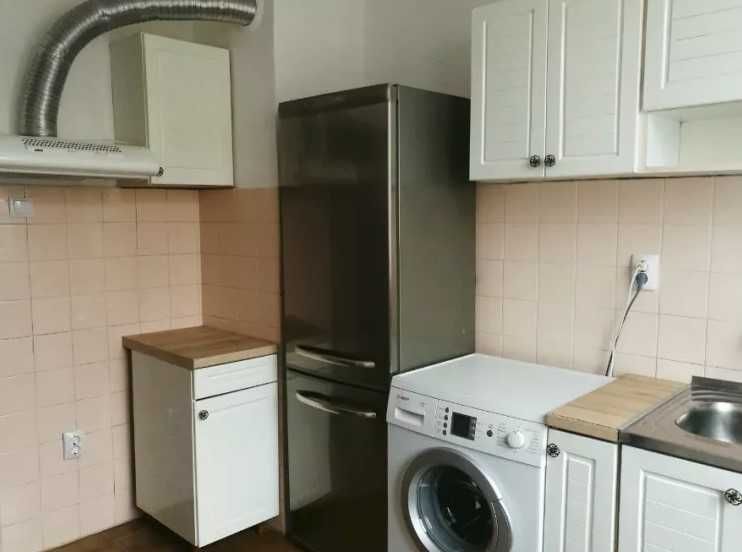 Дава се под наем Двустаен апартамент в Бургас, Славейков - 55 кв.м за 150 € - Снимка #1