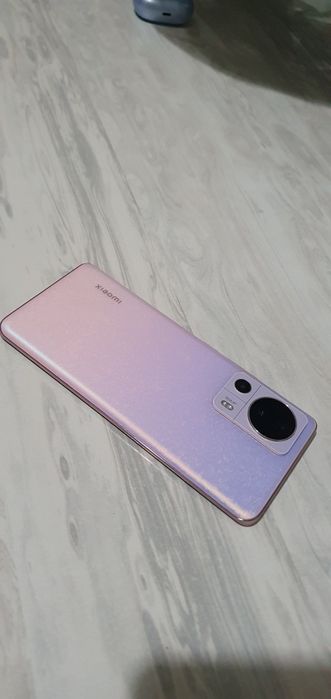 Продам телефон xiaomi 13 Lite