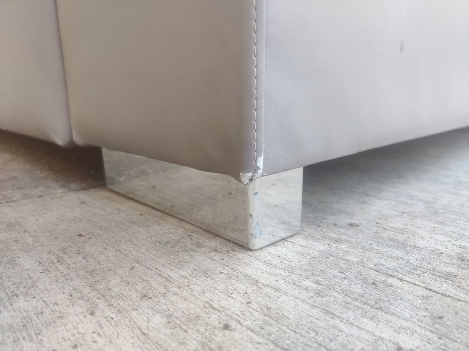 Canapea confortabila de interior.