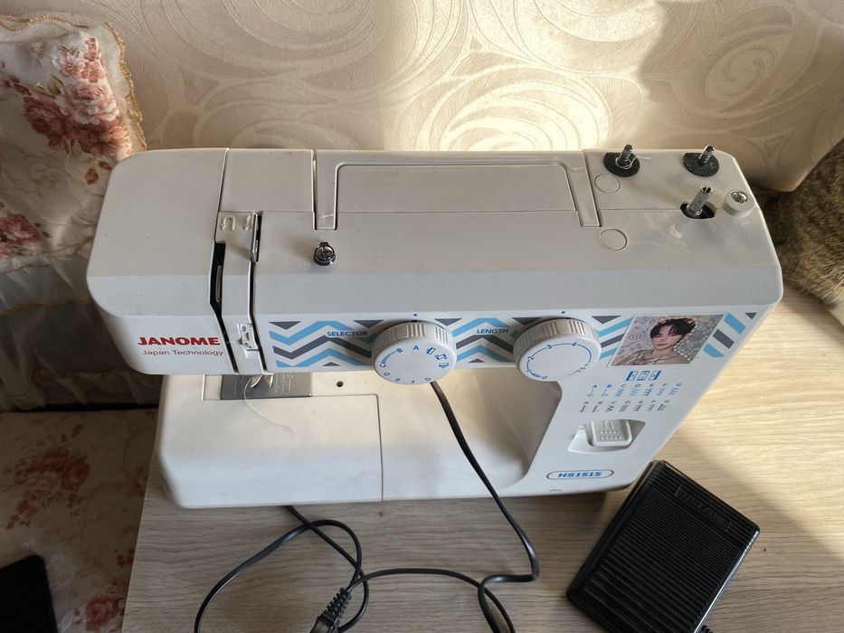 Продам швейную машинку