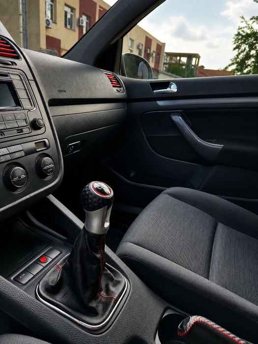 Volkswagen Golf 5 1.6 MPI 102 CP | 219.000 km reali | Climatronic | Investiții recente  | Facturi
