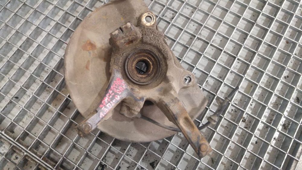 fuzeta dreapta fata mitsubishi space star 1.9 d