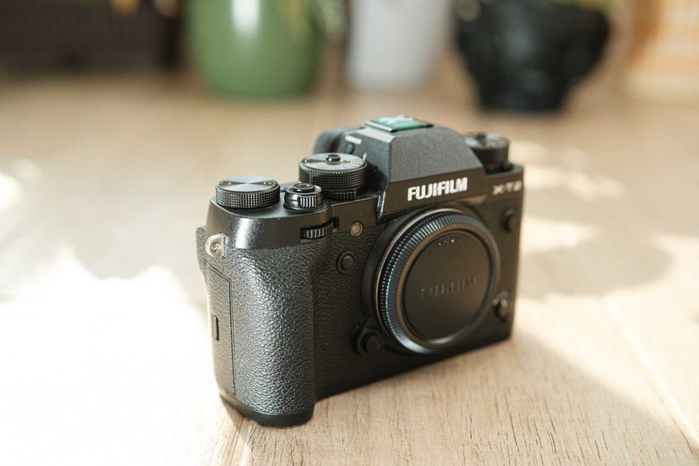 Fujfilm X-T2 plus grip si 4 acumulatori extra