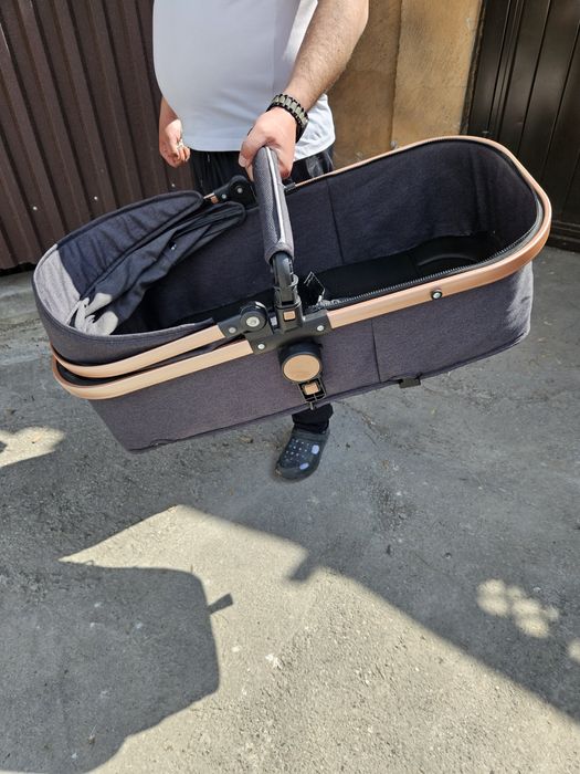 Срочно! Продаётся детская коляска