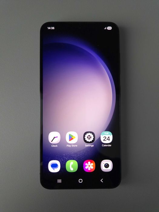 ОТЛИЧЕН! Samsung Galaxy S23, 256 GB, Black + 4 Кейса и 9 Протектора