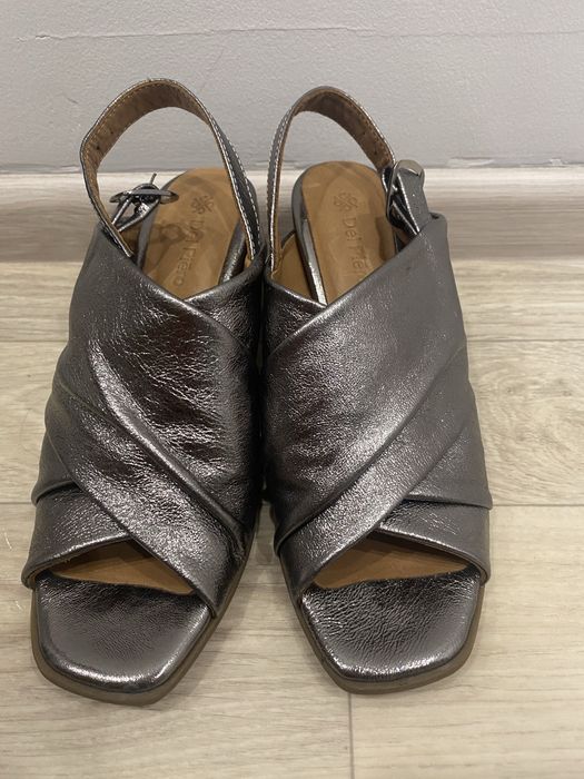 Продам женские туфли