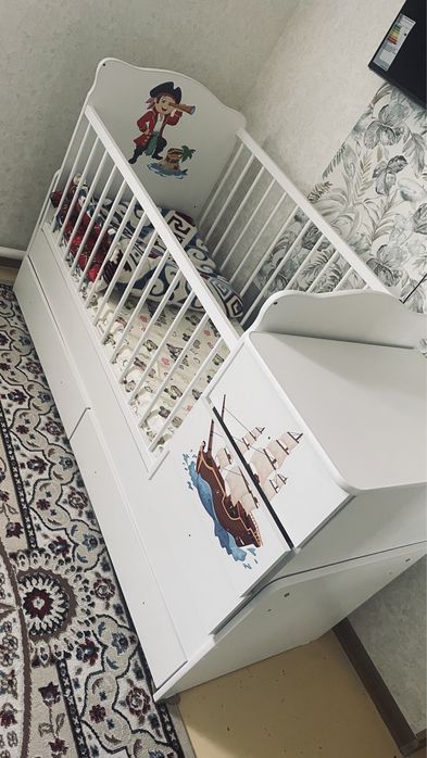 детский крават с полками