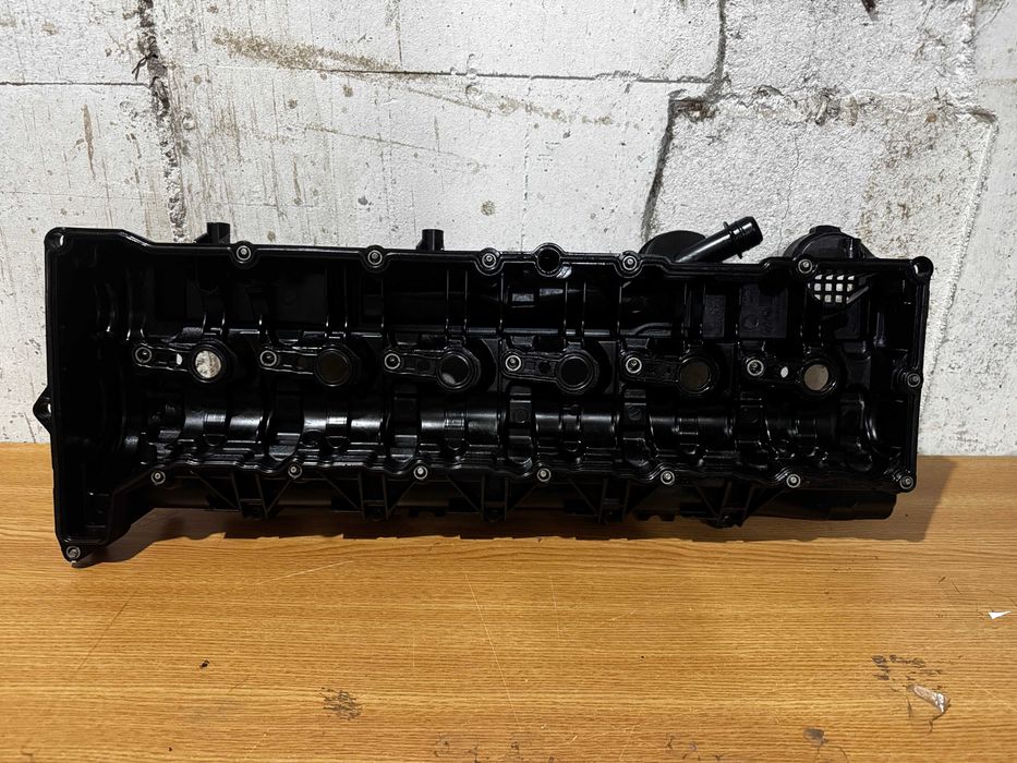 Capac culbutori tacheti chiulasa original BMW motor N57 3.0 diesel BMW X5 E70 F15 X6 E70 E71 Seria 5 F10 Seria 3 F30 Seria 4 F32 F36
