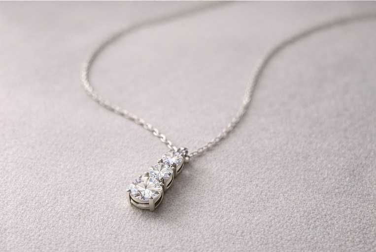 Colier Argint 925 cu 3 Moissanite – Efect Diamant | Nou, cu certificat