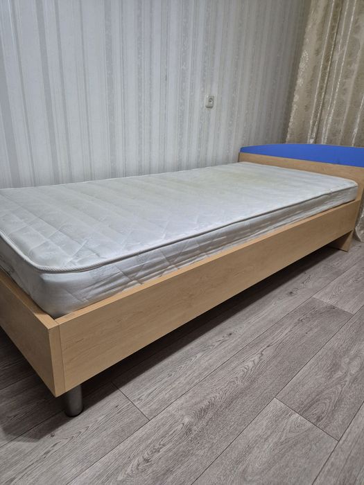 Односпальная кровать