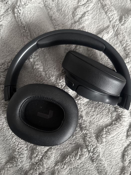 Продам наушники JBL