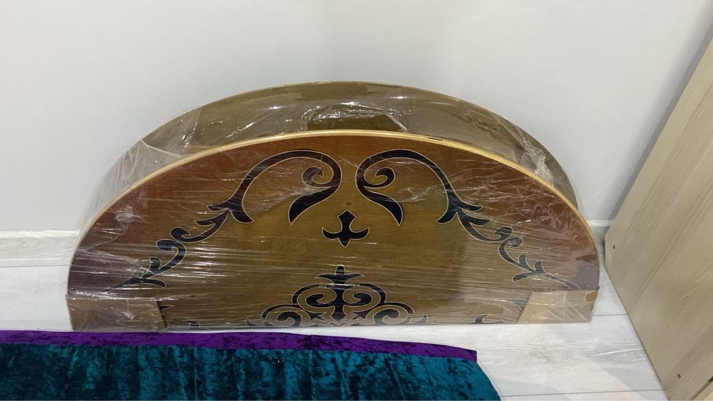 Продам стол круглый