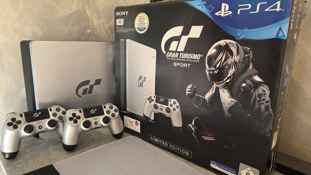 PlayStation 4 slim Gran Turismo limited edition