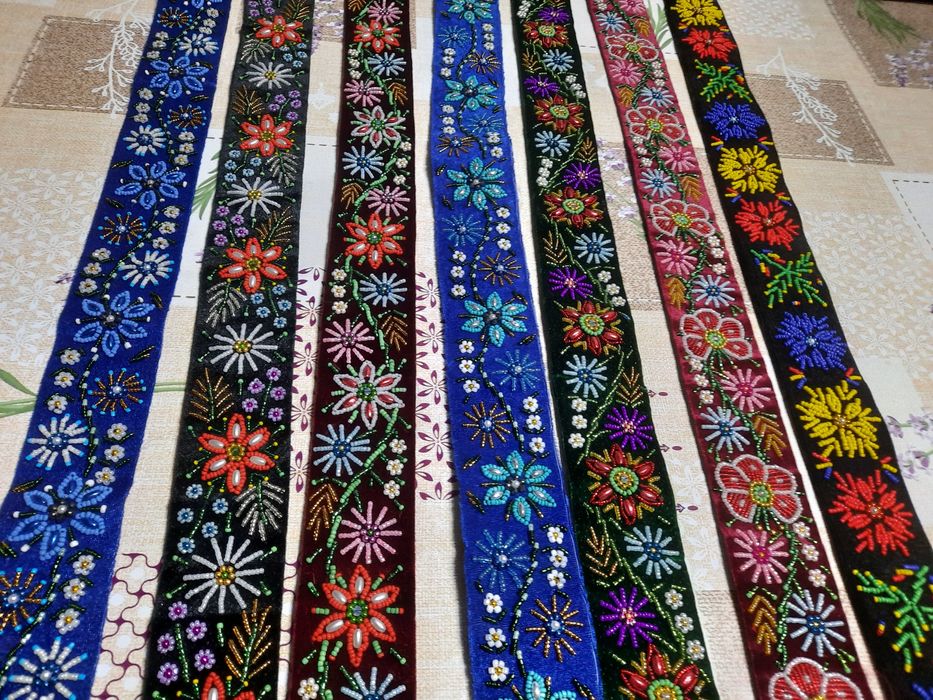 Brâu tradițional cu mărgele