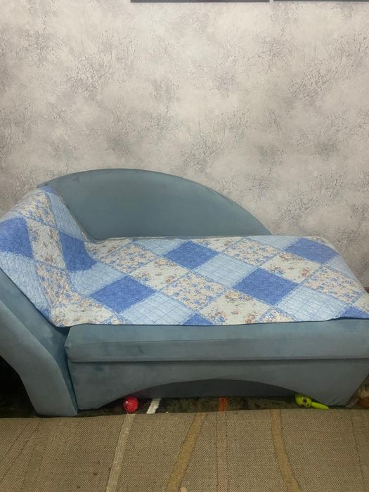 Продам диван компактный