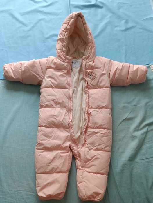 Продам зимний комбинезон на девочку