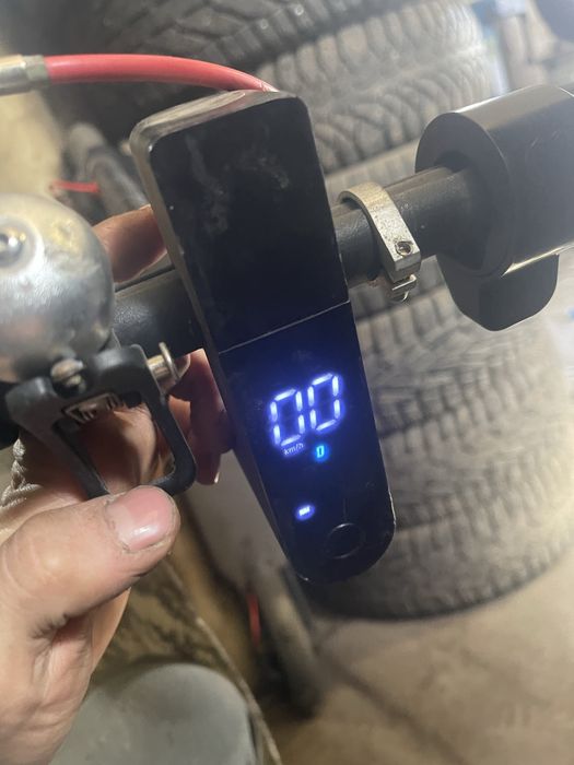 Продам электросамокат