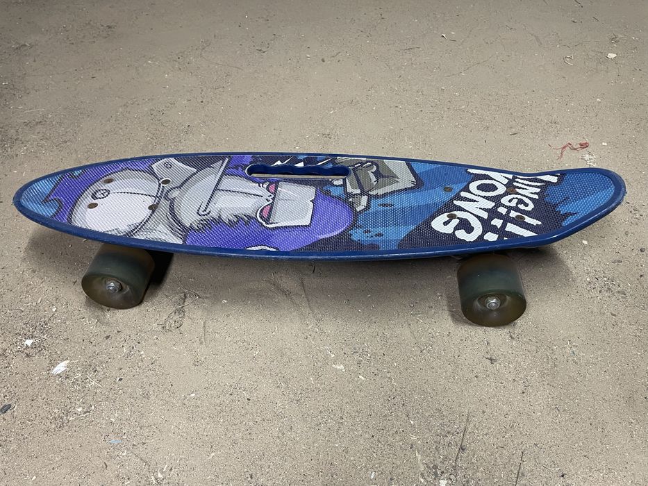 Скейтборд б/у в отличном состояние!