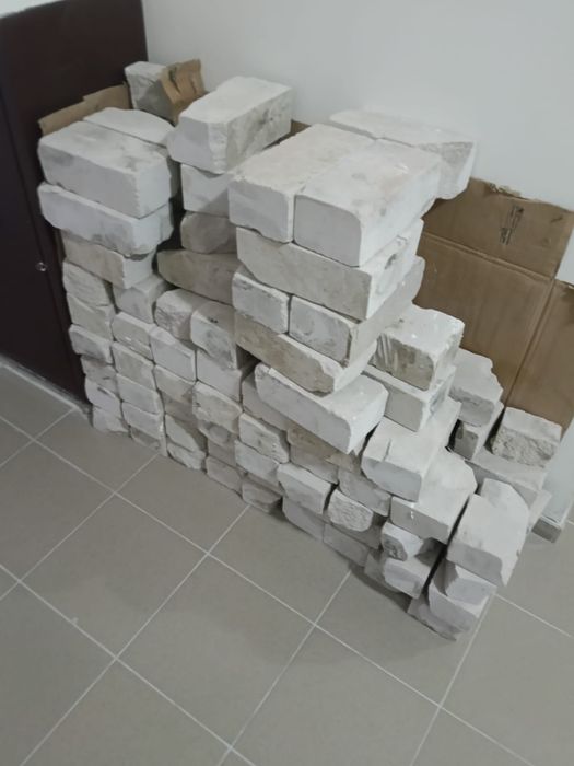 Отдам даром силикатные кирпичи , самовывоз