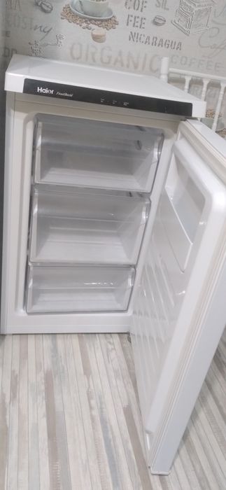Продам морозилник "Haier"