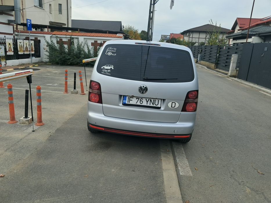 VOLKSWAGEN Touran 2009 — imagine 4