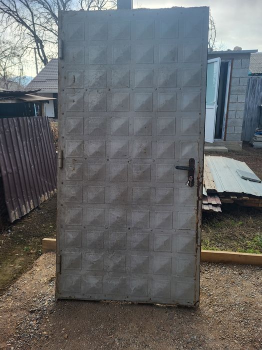 Железная дверь наружный