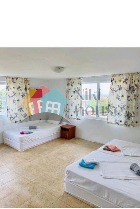 Къща в Варна, област-гр.Бяла площ 450 цена 350000