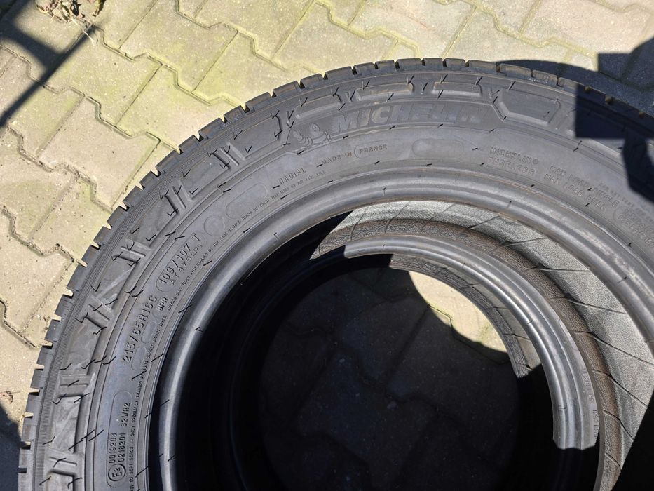 2x 215 65 16c 109/107T Michelin Agilis 3