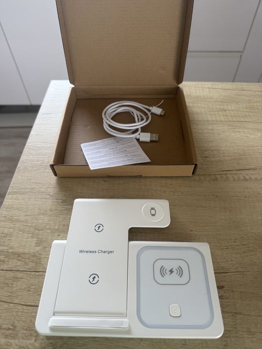 Wireless зарядно за Айфон телефон, слушалки и часовник
