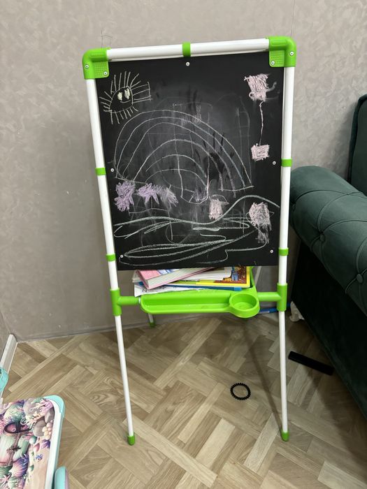 Продается мольберт детский