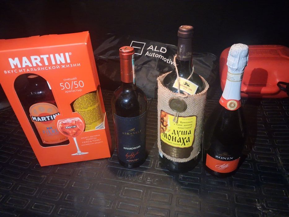 Срочно продам мартини и 3 вина