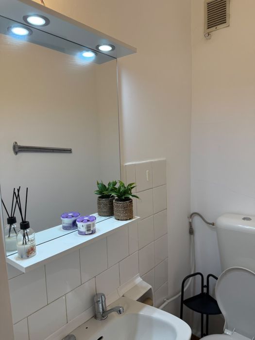 Particular, 3 camere , LANGA METROU