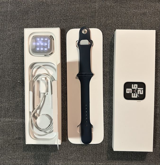 Apple Watch  SE  ( Gen 2)  44 mm  GPS  Silver
