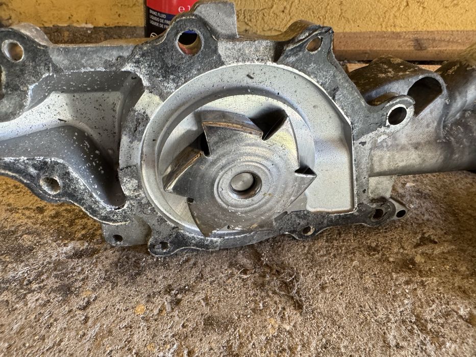 Водна помпа за w204 с ремьк и ролки