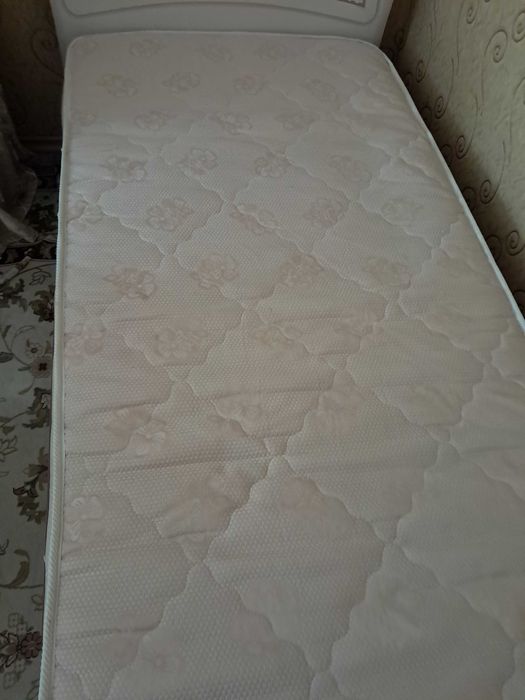 Кровать с ортопедическим матрасом