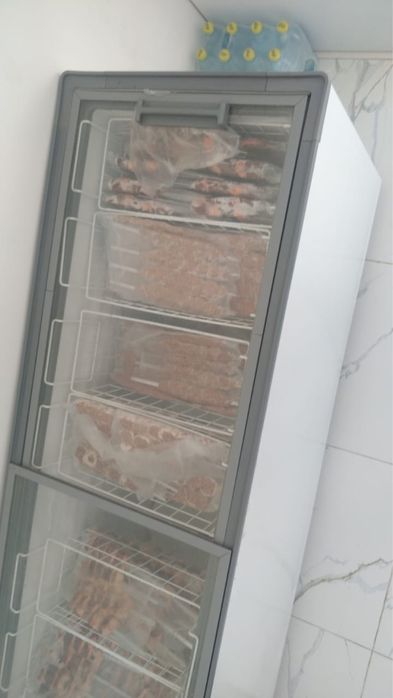 Морозильник почти новый