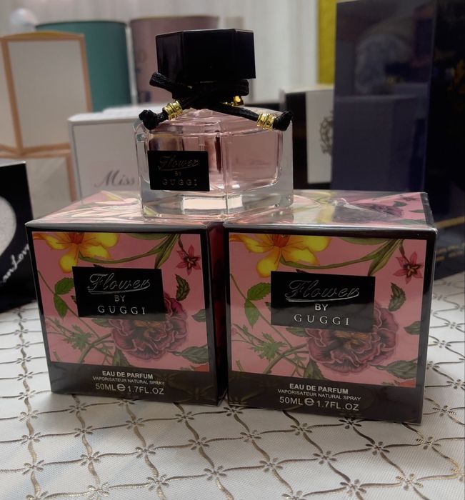 Bizda arzon narxda optom narxda ayollar va erkaklar uchun atir parfyum