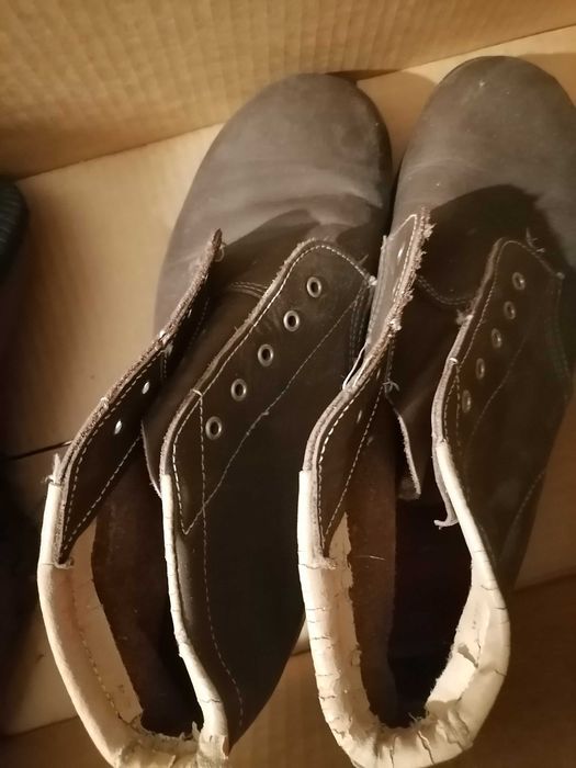 Кожени обувки нови